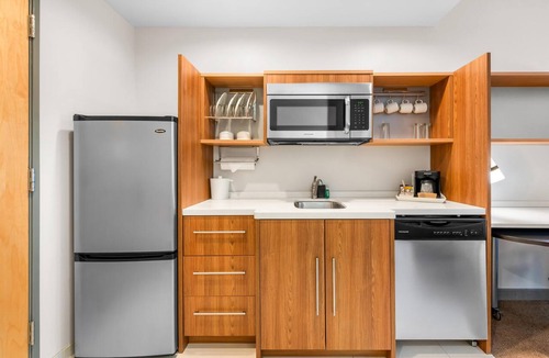 Executive Park Hotel | Home2 Suites by Hilton Charlotte Airport