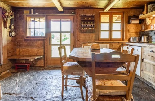 Saint-Nicolas-la-Chapelle Ski Chalet | Homerez - Chalet in Saint-Nicolas-la-Chapelle