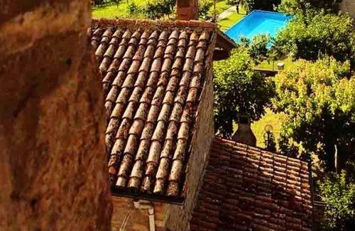 Monte San Pietro Apartment | Homerez - Appartement for 4 ppl. with shared pool and spa at Monte San Pietro
