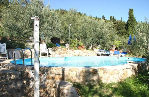 Calenzano Apartment | Homerez - Appartement for 4 ppl. with shared pool and garden at Calenzano