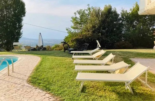 Montelabbate Villa | Homerez - Ground floor villa in Montelabbate