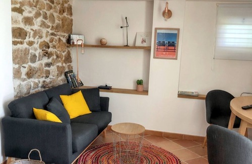 Saint-Jeannet Villa | Homerez - Villa for 4 ppl. with swimming-pool and garden at Saint-Jeannet