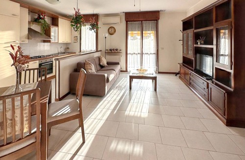 Bogolese Apartment | Homerez - Welcoming apartment in Chiozzola 60 m² with spacious balcony for 5