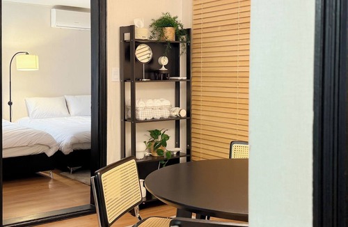 Hapjeong-dong Apartment | Hongdae private apart, Airport bus direct, 5min to Hapjeong st, 3BR, Hanriver