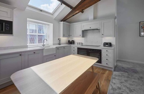 West Cliff House | Host & Stay | 1 The Mount