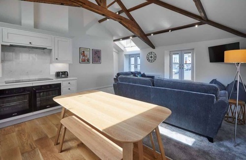 West Cliff House | Host & Stay | 1 The Mount