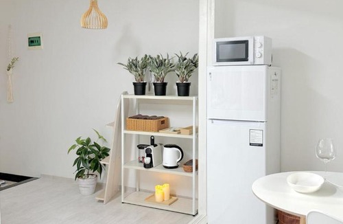 Cheongdam Apartment | HOSTAY Cheongdam 2BR Gangnam 5 OliveYoung