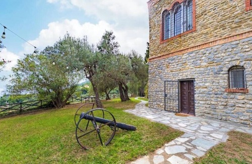 Albenga Apartment | Hostdomus - The Fort