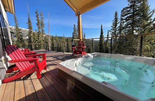 Quandary Village House | Hot Tub Haven with Panoramic View | Blue River