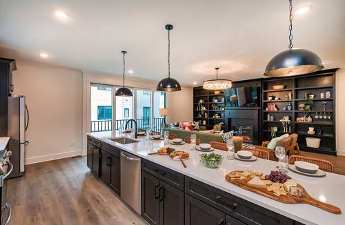 Edgehill House | HOT TUB HEAVEN- GULCH WALKABLE- BEST LOCATION