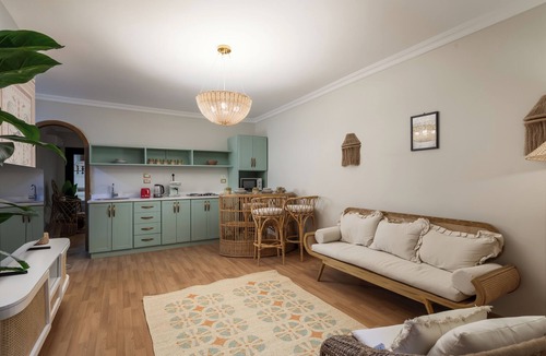 Giza Apartment | "Hot Tub on the Pyramid view, 2 bedroom with AC, WiFi in Giza, a Bohemian dream