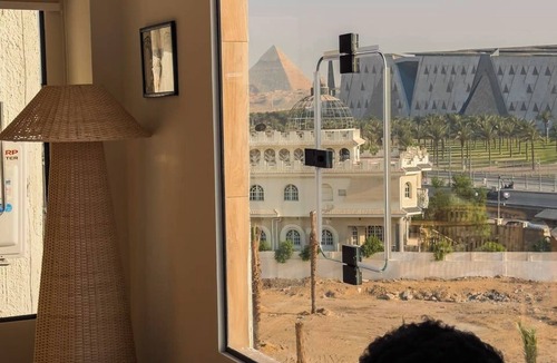 Giza Apartment | "Hot Tub on the Pyramid view, 2 bedroom with AC, WiFi in Giza, a Bohemian dream