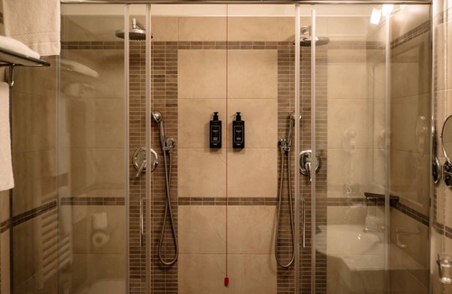 San Donato-San Vitale Hotel | Hotel Cosmopolitan Bologna