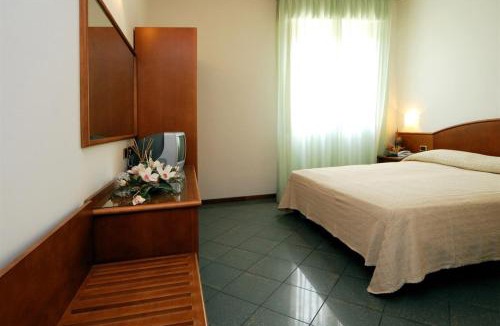 Crespellano Hotel | Hotel La Chiesaccia