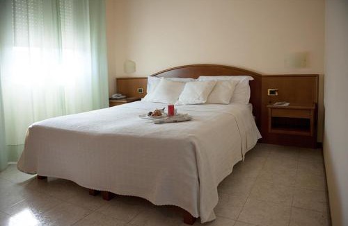 Crespellano Hotel | Hotel La Chiesaccia