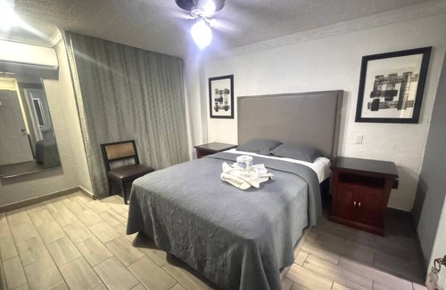 Avenida Revolucion Hotel | Hotel Tj Plaza