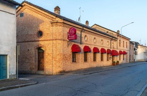 Castelleone Hotel | Hotel Vecchio Casello