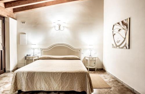 Corte de'Cortesi Con Cignone Hotel | Hotel Villa Borghesi