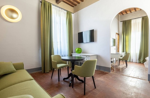 Latignano Hotel | Hotel Villa Maya