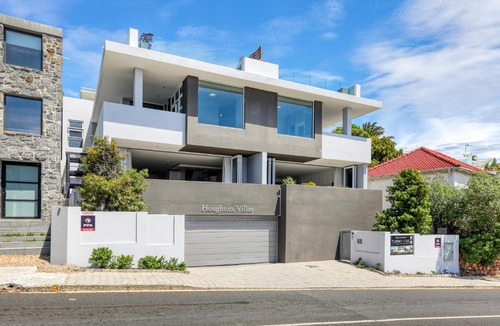 Camps Bay House | Houghton Villa Camps Bay - 5 min walk to beach