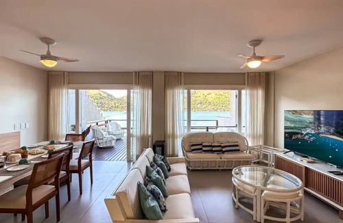 Portogalo House | House literally on the water - Porto Galo
