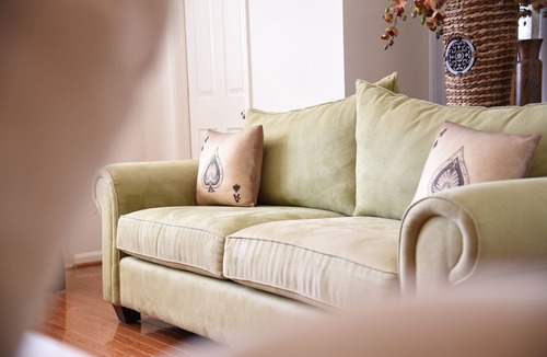 Maryland City House | House of Cardz- comforts of home by LLOYD SUITES