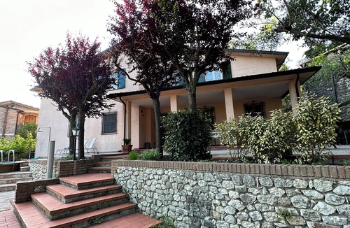 Verucchio Villa | House surrounded by oak trees, ideal for families who like to relax.