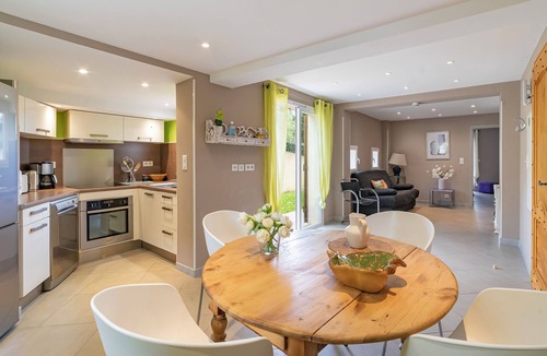 La Gaude House | House with 4 apartments 2 to 8 bedrooms swimming pool,common room,French Riviera