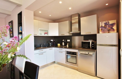 La Gaude House | House with 4 apartments 2 to 8 bedrooms swimming pool,common room,French Riviera