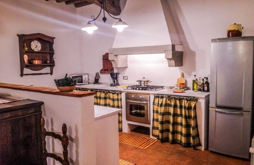 Buti House | House with private pool and panoramic views 20km from Pisa, 1km from village