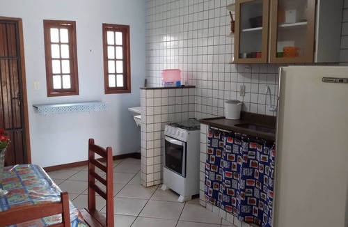 Foguete House | Houses for 6 and 10 people, starting from R$99.00. 1 minute walk from the beach, sea view.