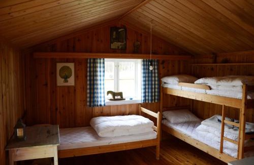 Ljordal Apartment | Hytte anno 1721 uten internett, strøm, vann - men med rødmalt utedo