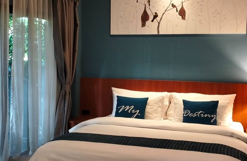 Phanat Nikhom Hotel | I-Destiny Gallery Resort