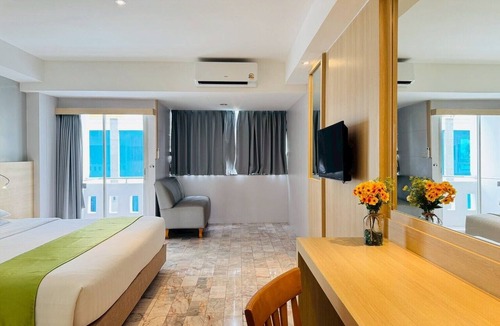 Talat Phlu Hotel | iCheck inn Thapra