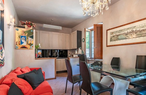 Castell'Arquato Apartment | Immerse yourself in a historical experience, the Kampfstein House, built in 1700, offers you and you