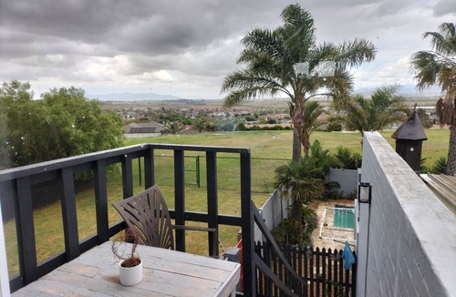 Kraaifontein Apartment | Impeccable 1-Bed Apartment in Cape Town