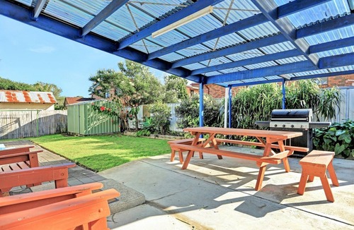 Huskisson House | In The Heart Of Husky by Book Jervis Bay