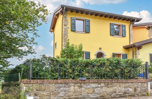 Camugnano House | In the midst of quiet nature welcomes you this bright and friendly cottage.