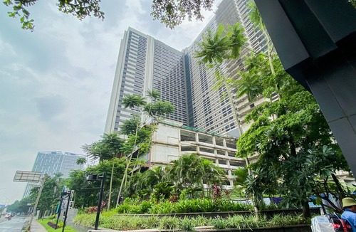 Pinang Apartment | Industrial Modern 1Br Loft At Apartment Collins Boulevard