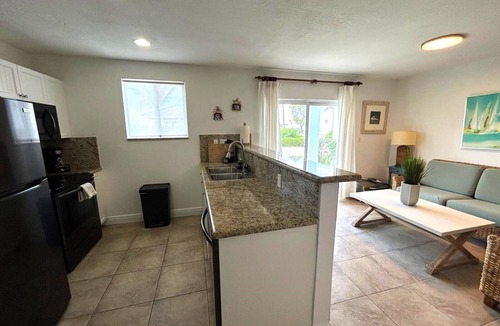 Alice Town House | Infinity Poolside - Two story Oceanview 3 Bedrooms/3 Baths