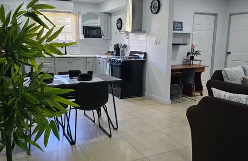 Diamond Apartment | Inn At Juzani Boutique Hotel - Juniper Suite