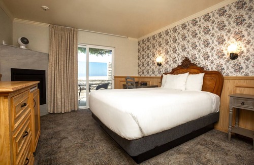 Pierpont Bay Hotel | Inn On The Beach