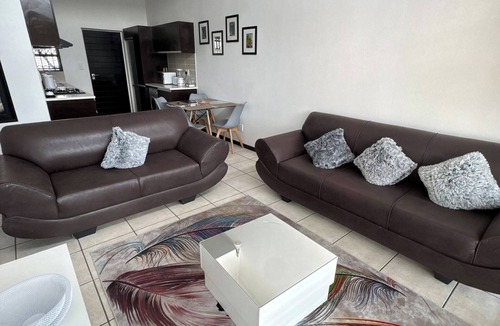Greater Johannesburg Metropolitan Area Apartment | Intimate home away from home