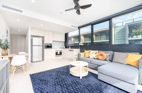 Turner Apartment | Inviting Urban Stay near City and ANU