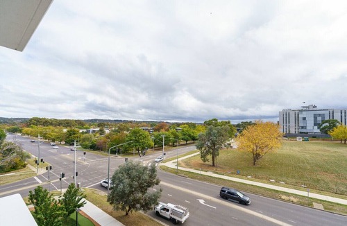 Turner Apartment | Inviting Urban Stay near City and ANU