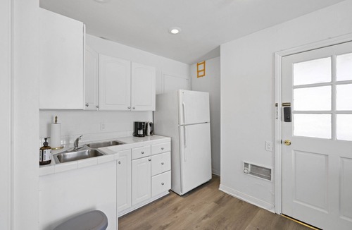 Balboa Island Apartment | Island Suite - Amazing location by Balboa Ferry and Beaches with New A/C