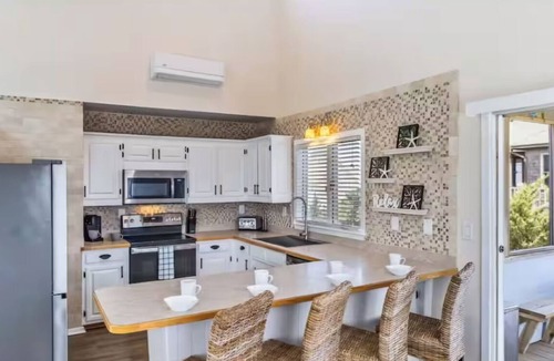 Salvo House | Isle Be Sea'n You