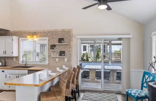 Salvo House | Isle Be Sea'n You