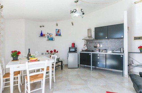 Rosignano Solvay Apartment | Beautiful apartment for 2 people with WIFI, TV, terrace and pets allowed