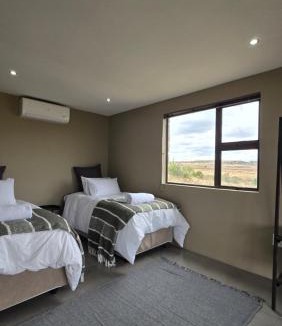 Renosterberg House | Izinga Game Karoo Guest Farm